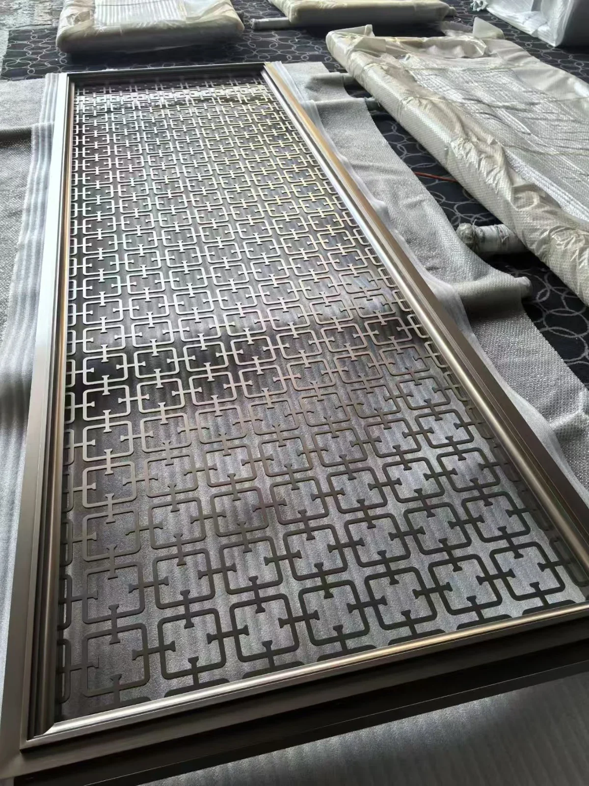 Laser-cut stainless steel screen