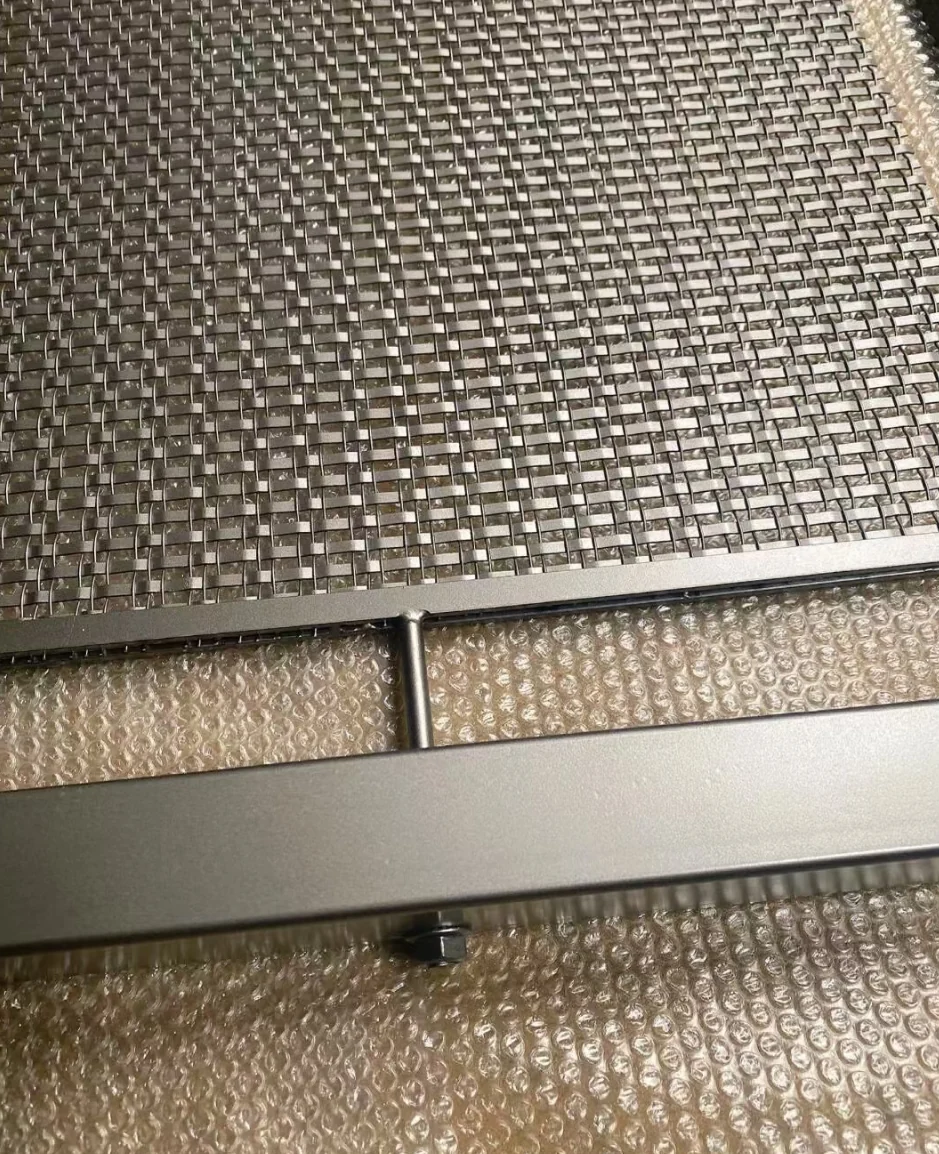 Stainless steel mesh screen for an interior partition 6