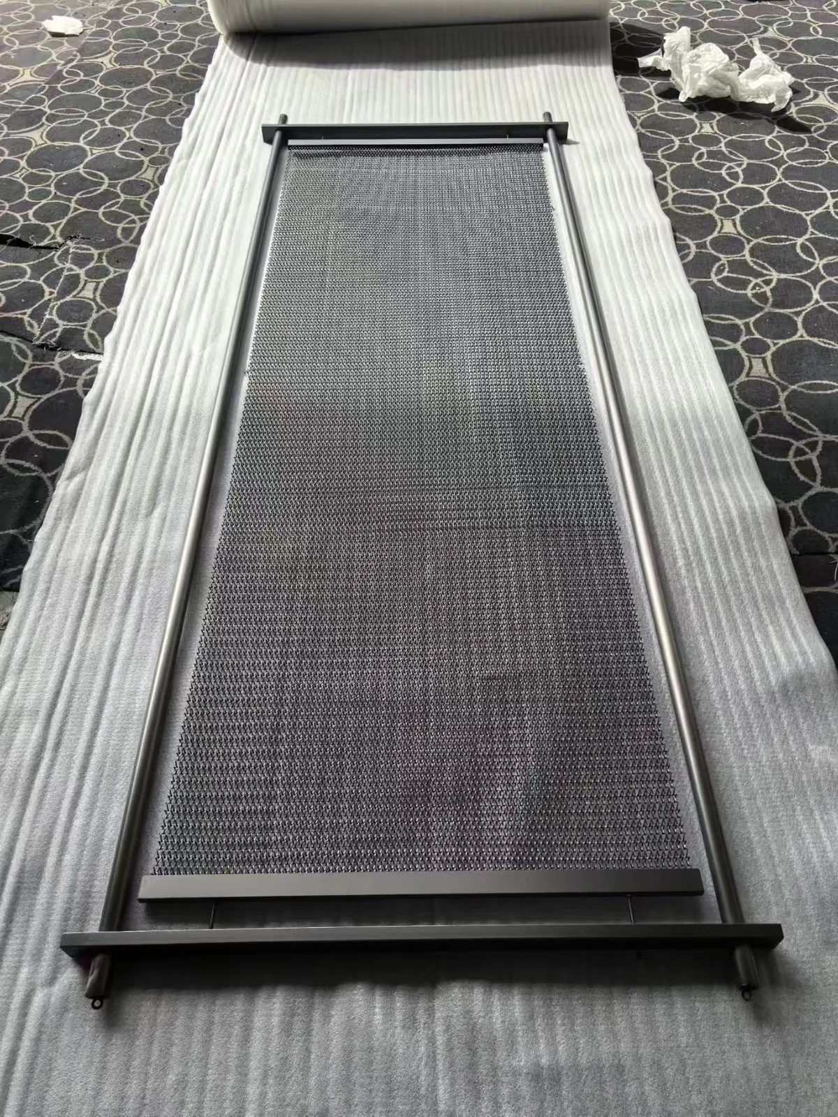 Stainless steel mesh screen for an interior partition 7